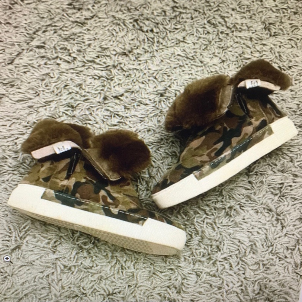 J/SLIDES NYC/“VICTORY”GREEN CAMO SUEDE FAUX FUR BOOTS - Picture 2 of 12